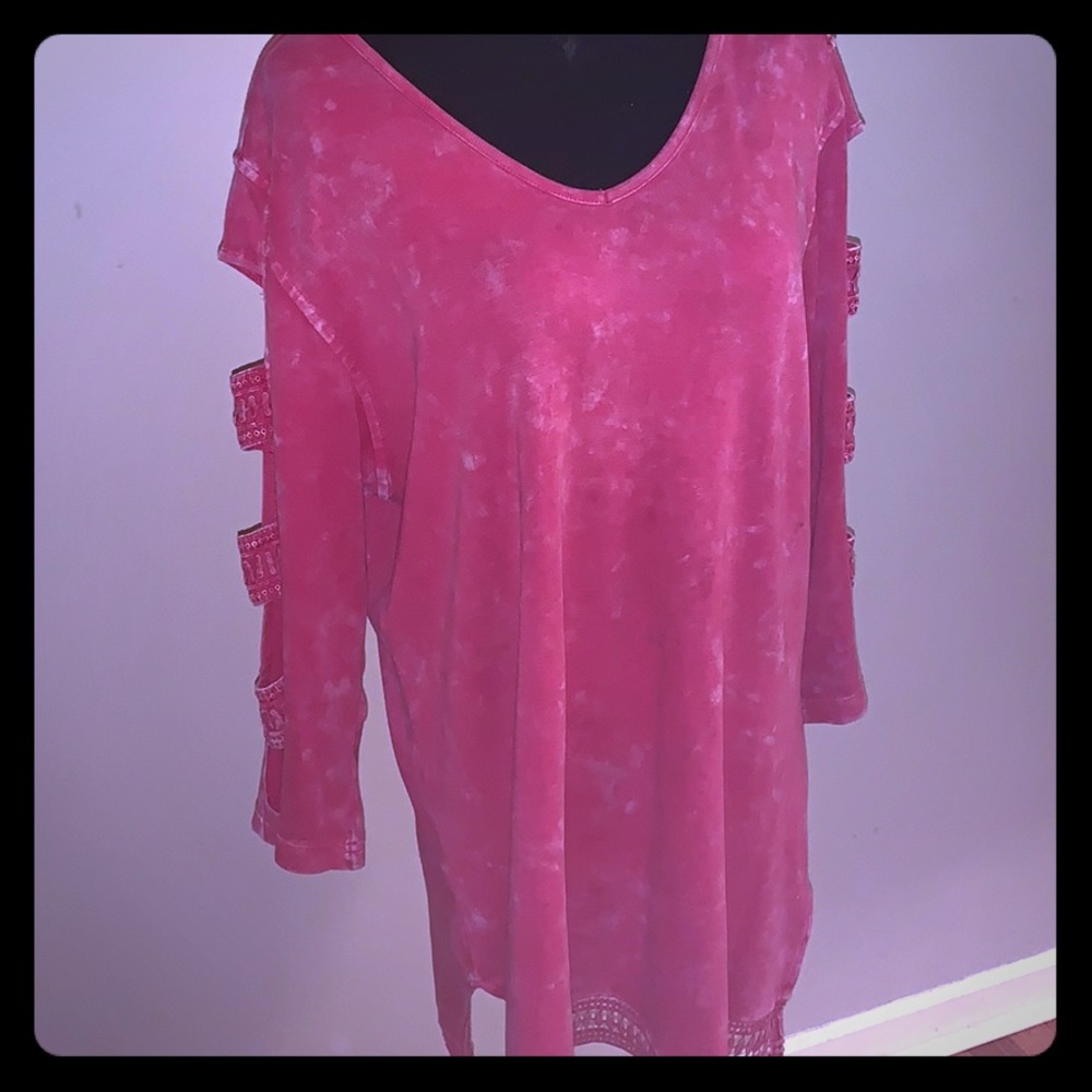 Blue Bayou Red Shirt with cut out sleeves. Size L